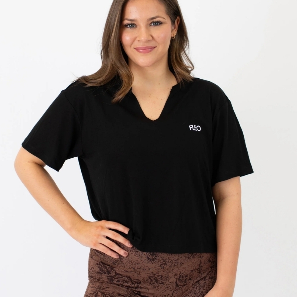 NIB FLEO Slash Short Sleeve Tee Size Small